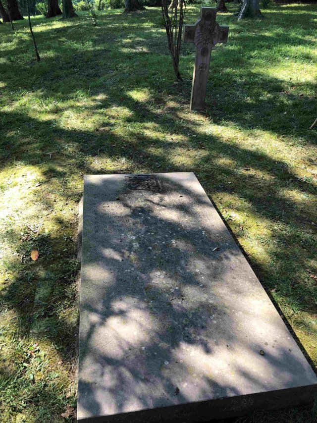 Belokeko hilerria - Cimetière des moines de Belloc.